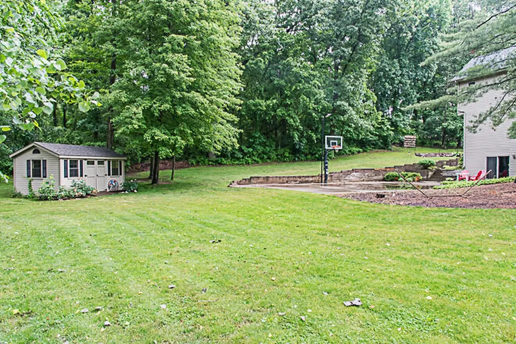 25 Christian Drive Emmett Charter Township MI 49014