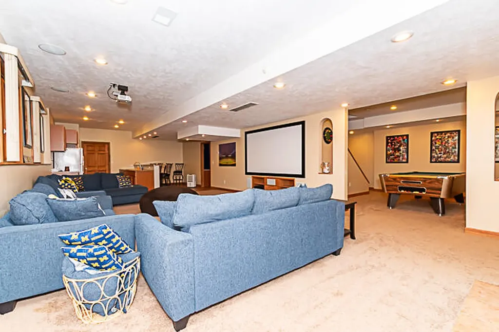 25 Christian Drive Emmett Charter Township MI 49014