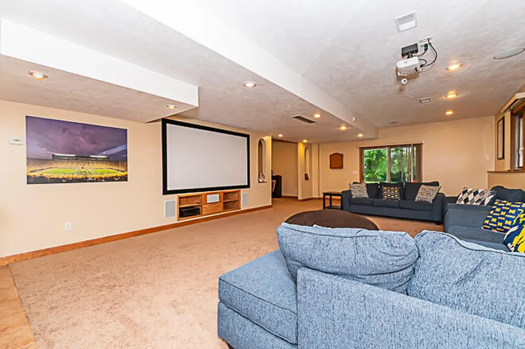 25 Christian Drive Emmett Charter Township MI 49014