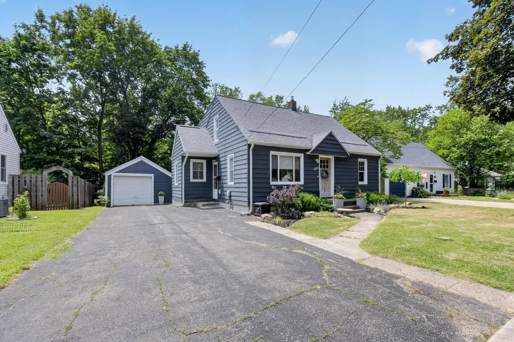 2915 Lorraine Avenue Kalamazoo City MI 49008