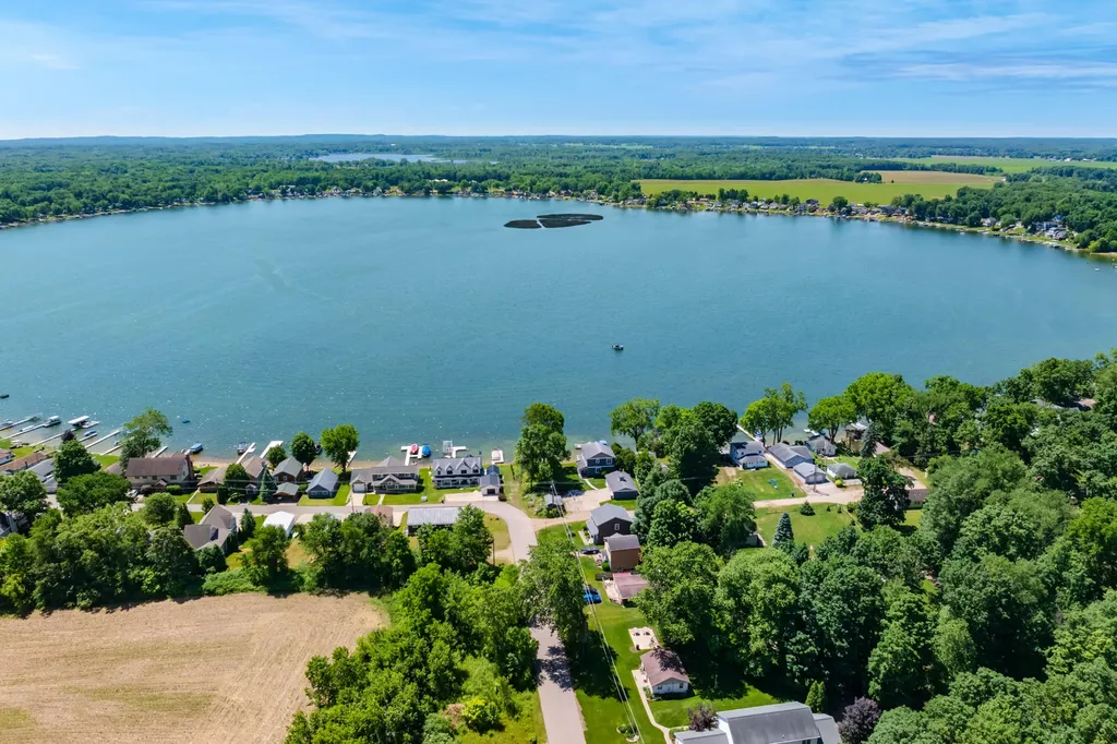 32851 Lake Drive Porter Township MI 49065