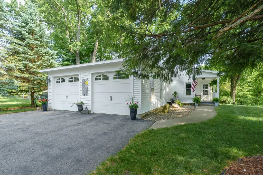 8650 S 2nd Street Texas Charter Township MI 49071