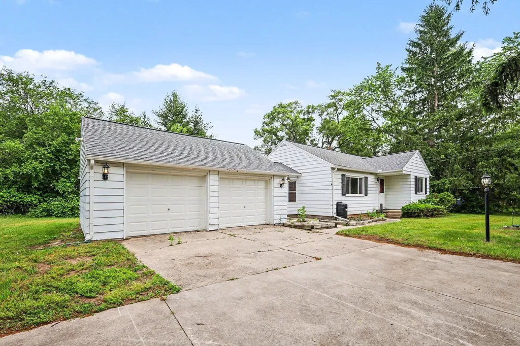 665 4 Mile Road NW Alpine Township MI 49321