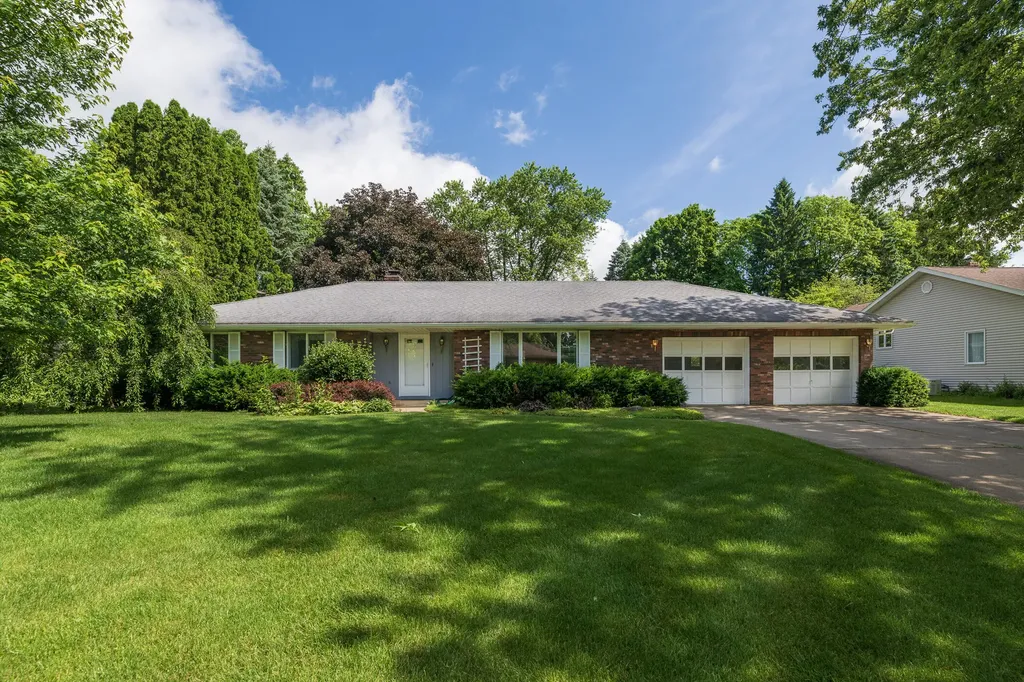 6124 Old Log Trail Oshtemo Charter Township MI 49009