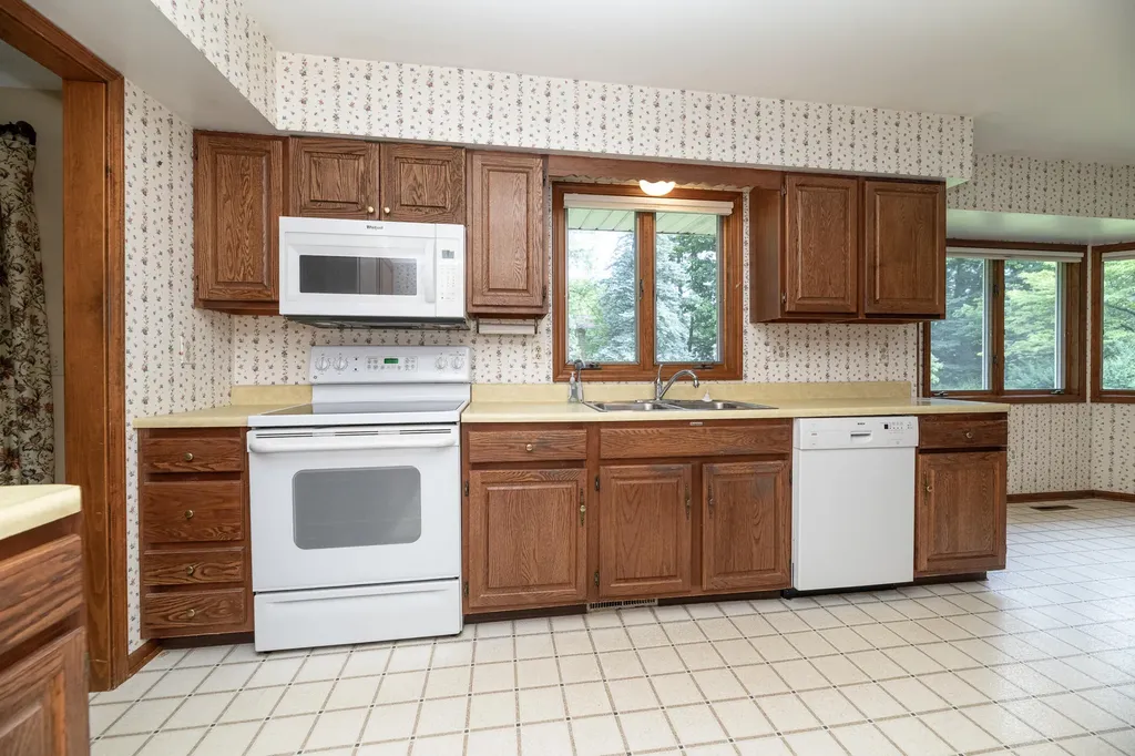 6124 Old Log Trail Oshtemo Charter Township MI 49009