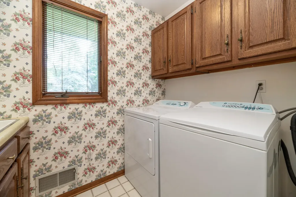 6124 Old Log Trail Oshtemo Charter Township MI 49009