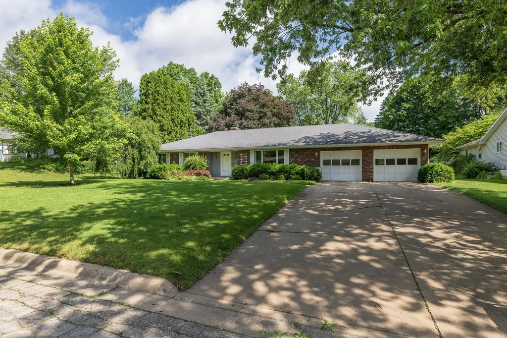 6124 Old Log Trail Oshtemo Charter Township MI 49009