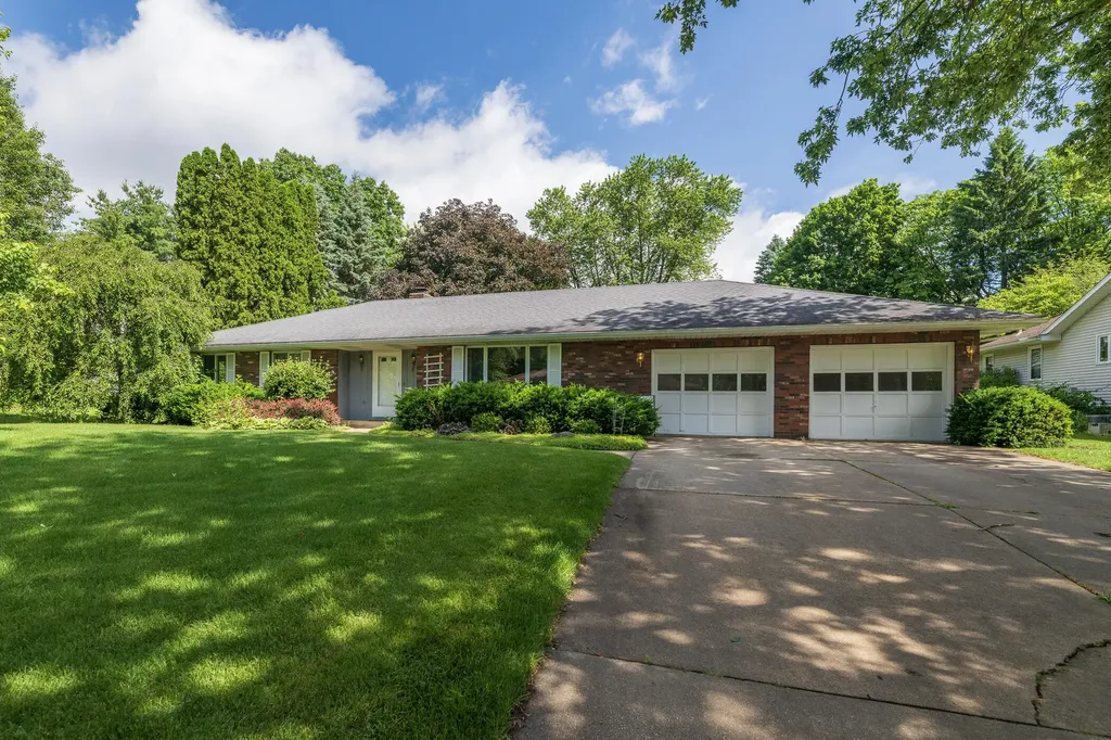 6124 Old Log Trail Oshtemo Charter Township MI 49009