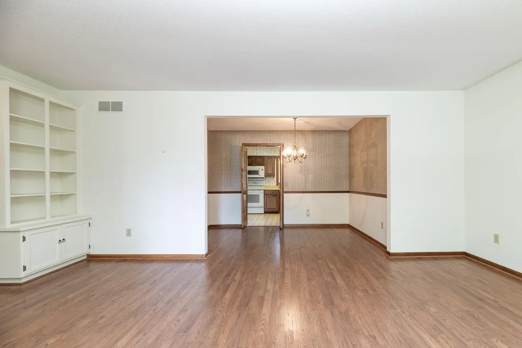 6124 Old Log Trail Oshtemo Charter Township MI 49009