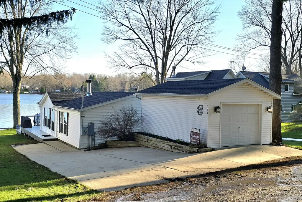 3726 Peterson Drive Cheshire Township MI 49055