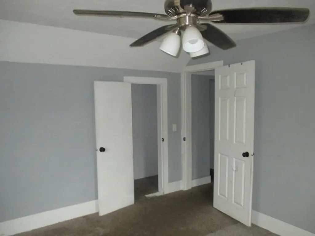 120 Hillsborough Street Hartford City MI 49057