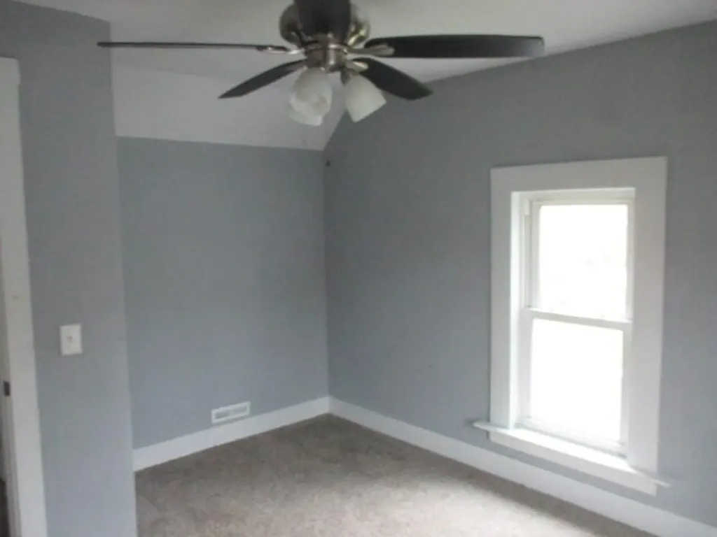 120 Hillsborough Street Hartford City MI 49057