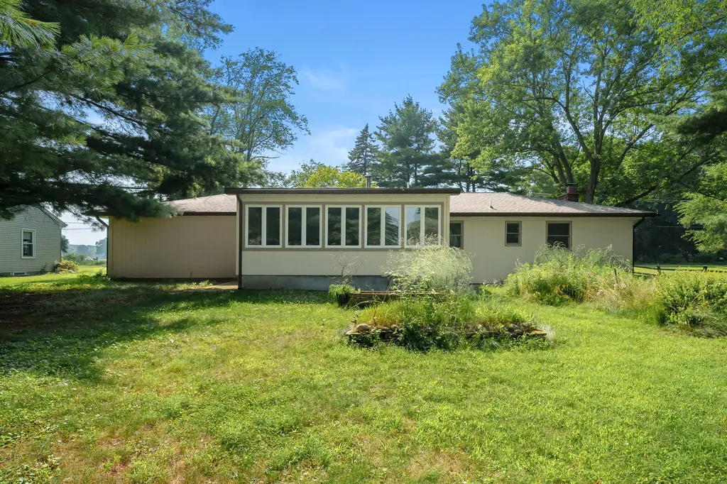 8218 N 37th Street Ross Township MI 49083