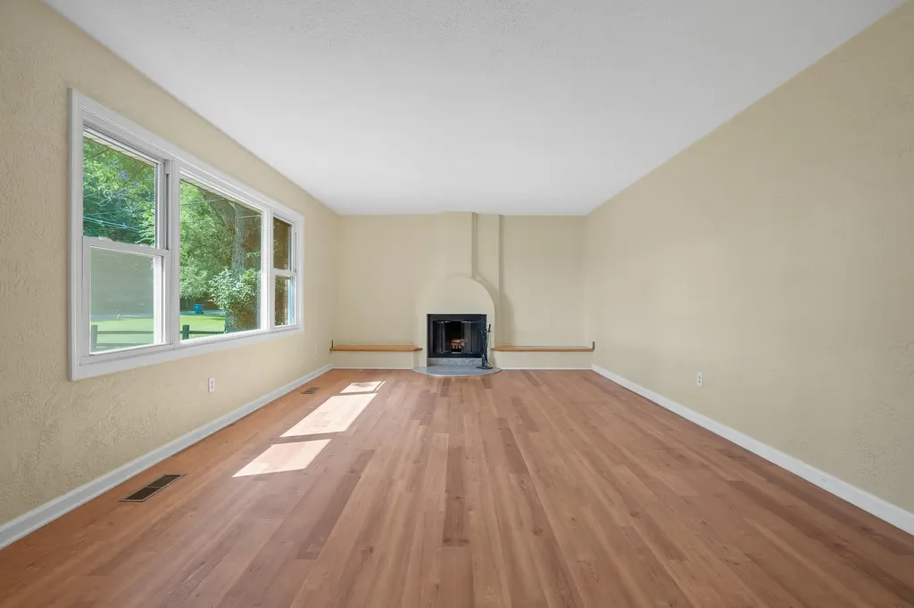 8218 N 37th Street Ross Township MI 49083