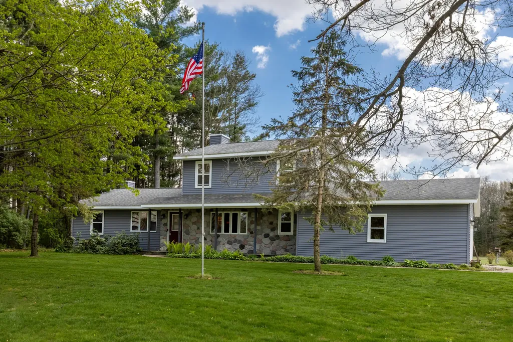 26641 60th Avenue Antwerp Township MI 49071