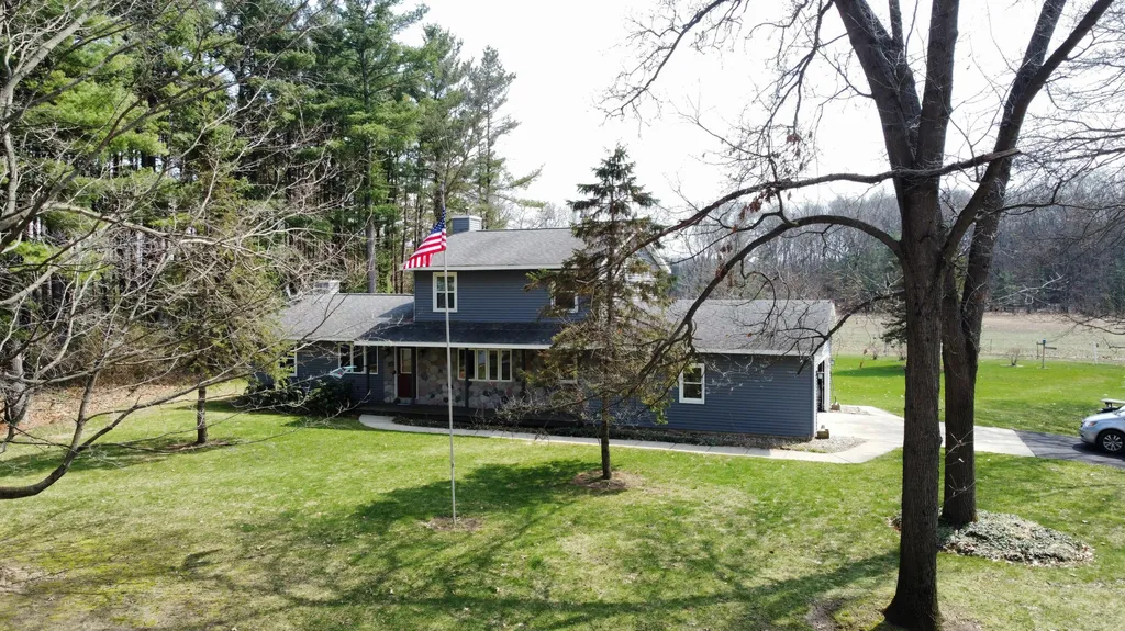26641 60th Avenue Antwerp Township MI 49071