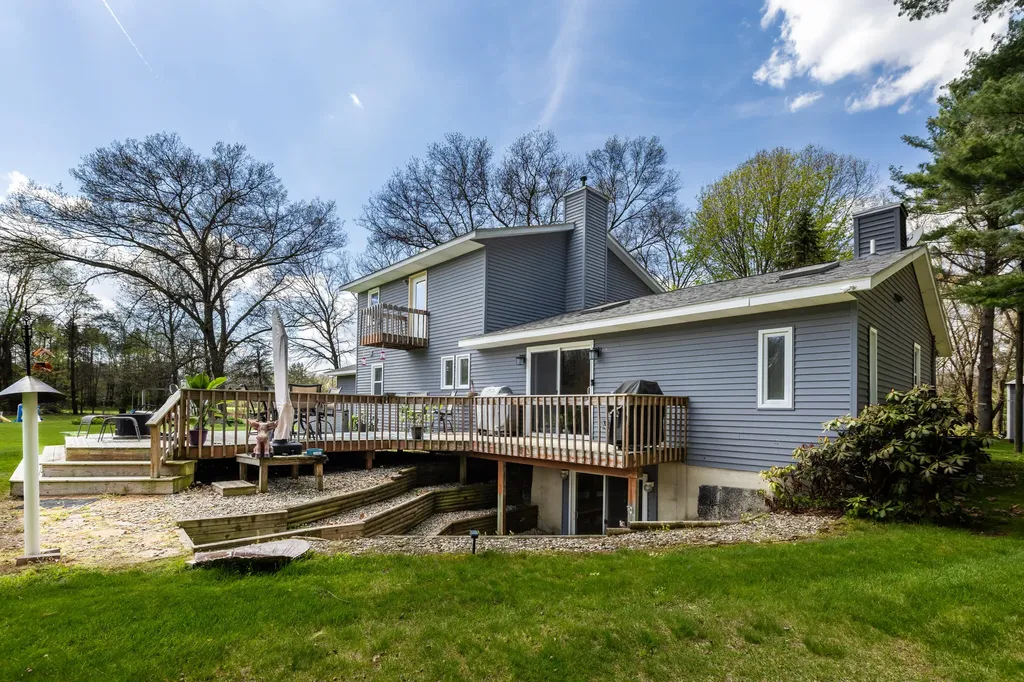 26641 60th Avenue Antwerp Township MI 49071