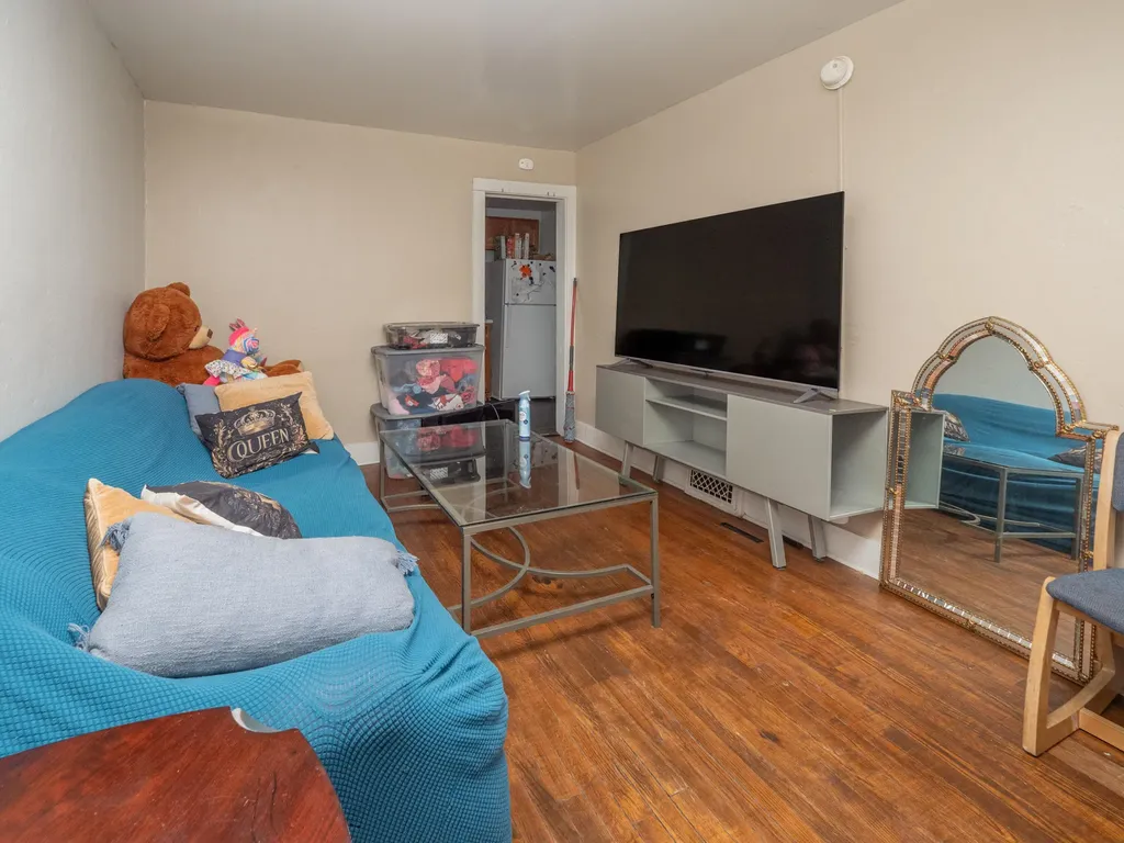 521 Pearl Street Kalamazoo City MI 49007