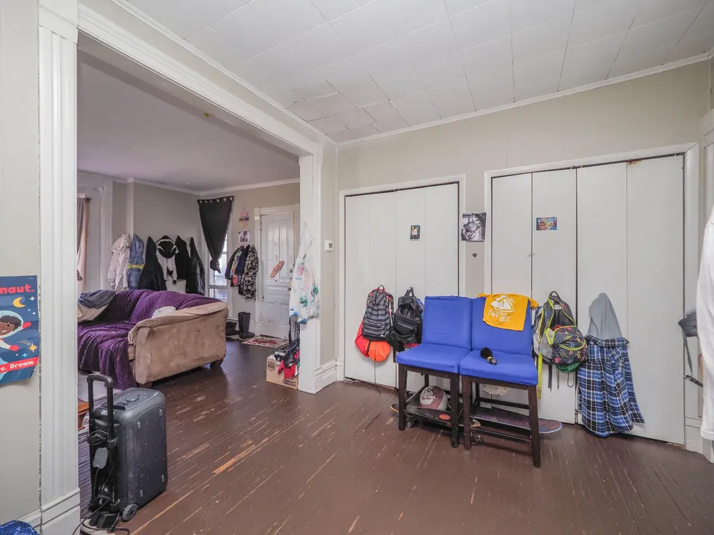 731 Village Street Kalamazoo City MI 49008