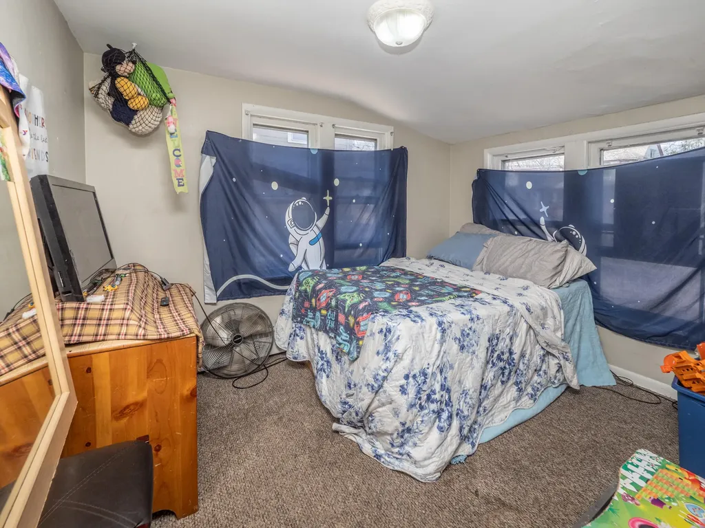 731 Village Street Kalamazoo City MI 49008