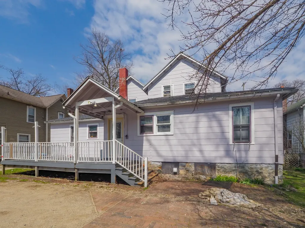 731 Village Street Kalamazoo City MI 49008