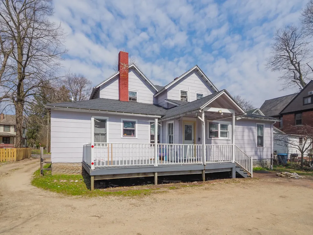731 Village Street Kalamazoo City MI 49008