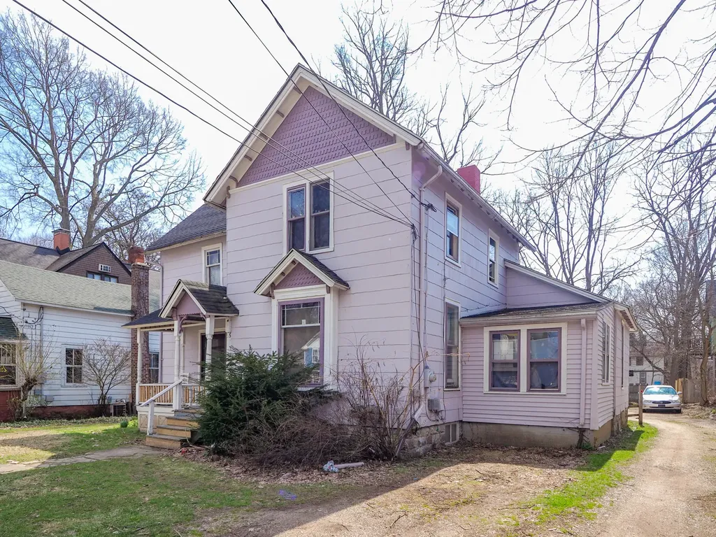 731 Village Street Kalamazoo City MI 49008