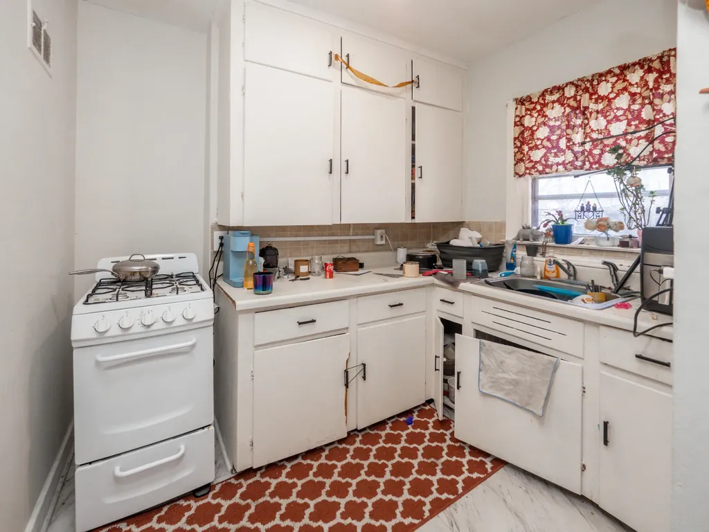 922 S Park Street Kalamazoo City MI 49001