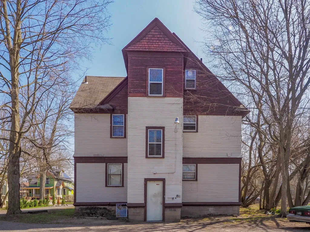 922 S Park Street Kalamazoo City MI 49001