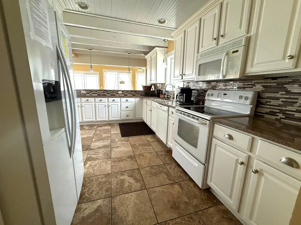 11362 E Shore Drive Barry Township MI 49046