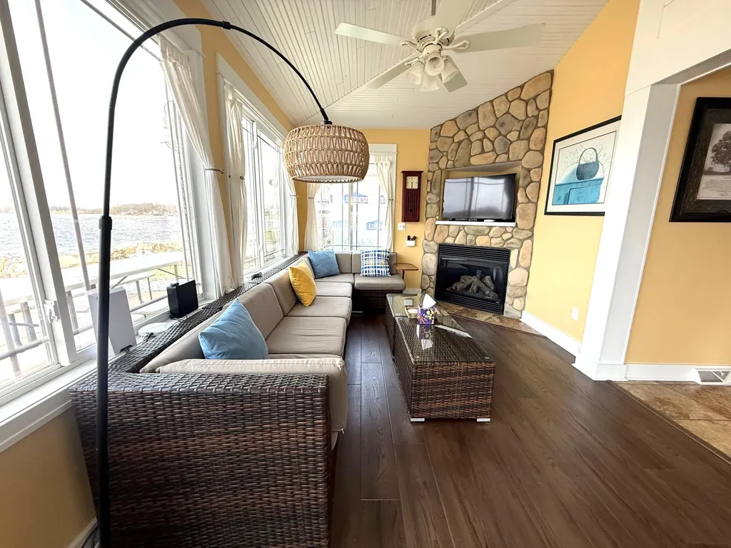 11362 E Shore Drive Barry Township MI 49046