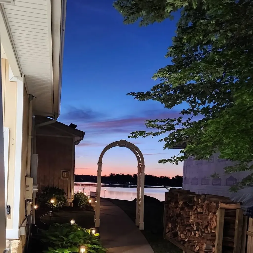 11362 E Shore Drive Barry Township MI 49046