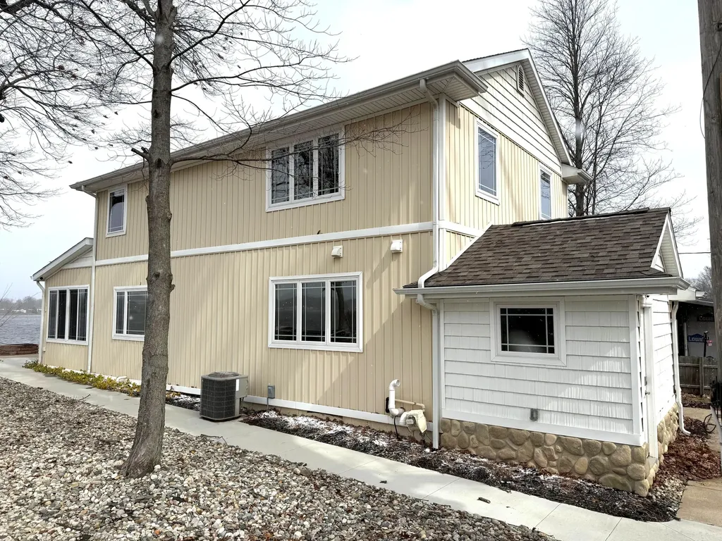 11362 E Shore Drive Barry Township MI 49046