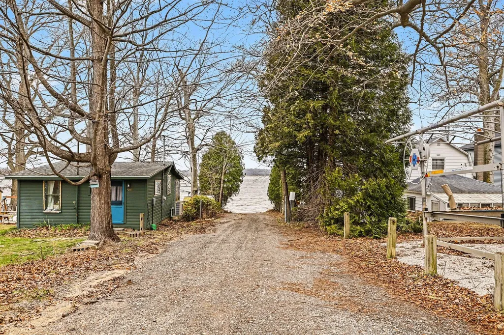 771 Beechwood Drive Hope Township MI 49046