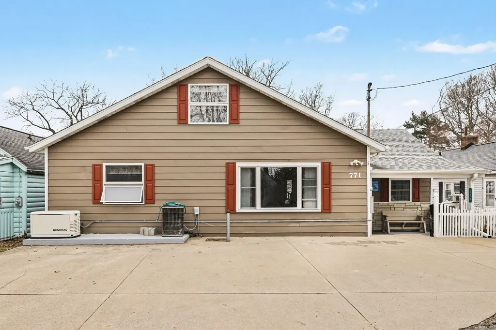 771 Beechwood Drive Hope Township MI 49046
