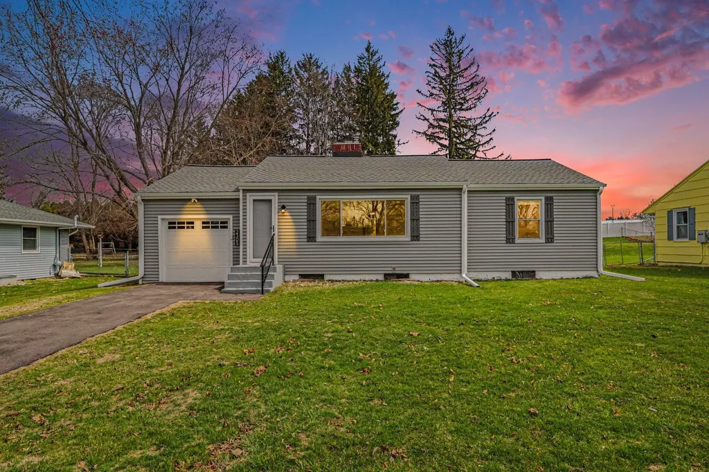 2305 Maple Drive Summit Township MI 49203
