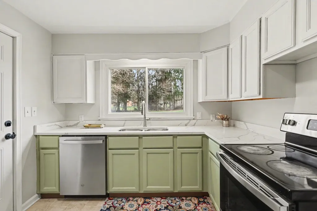 2305 Maple Drive Summit Township MI 49203