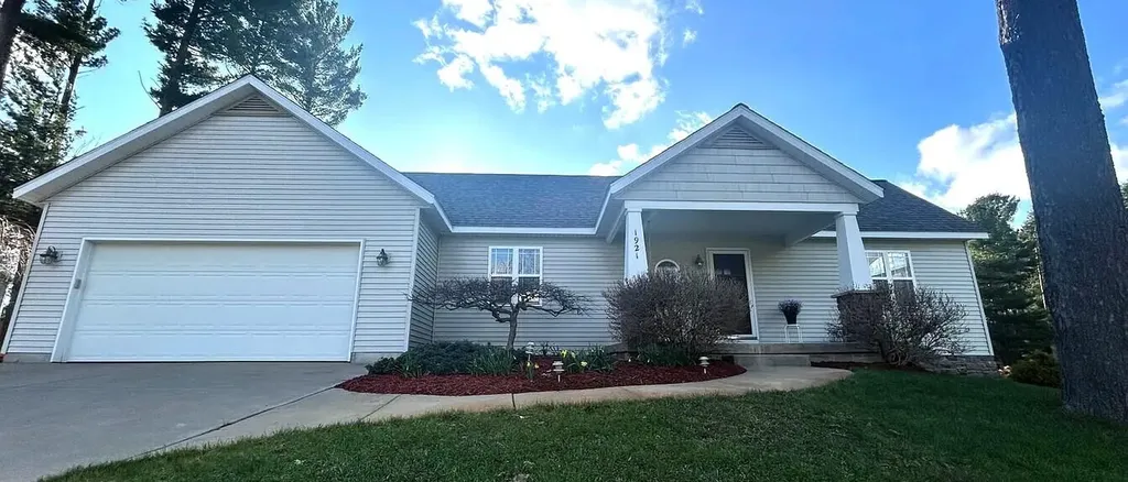 1921 Pineridge Drive Rutland Charter Township MI 49058