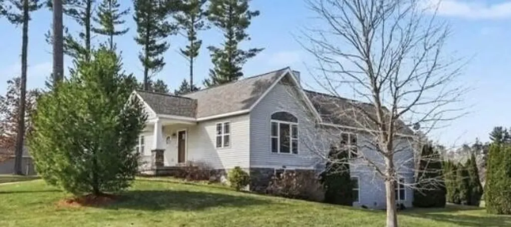 1921 Pineridge Drive Rutland Charter Township MI 49058