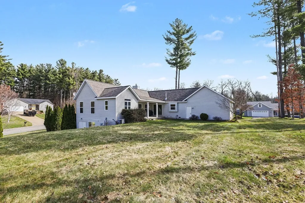 1921 Pineridge Drive Rutland Charter Township MI 49058