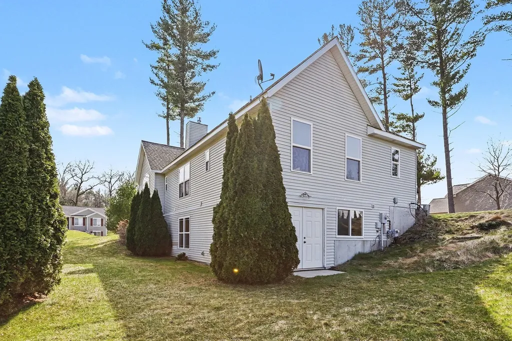 1921 Pineridge Drive Rutland Charter Township MI 49058