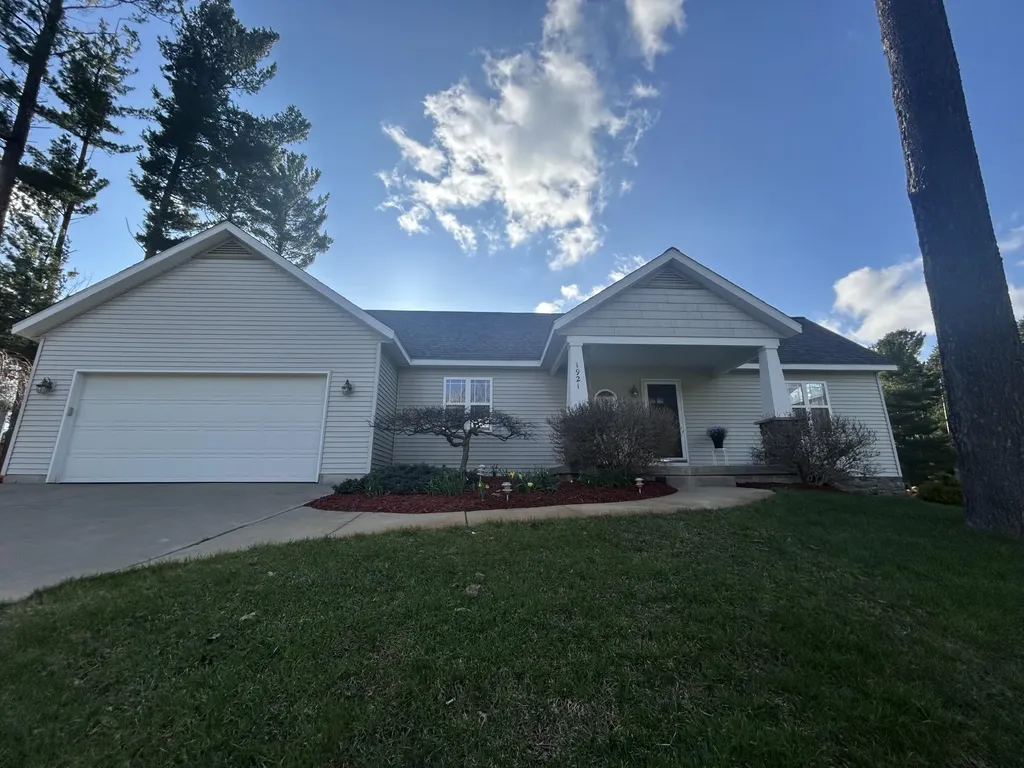 1921 Pineridge Drive Rutland Charter Township MI 49058