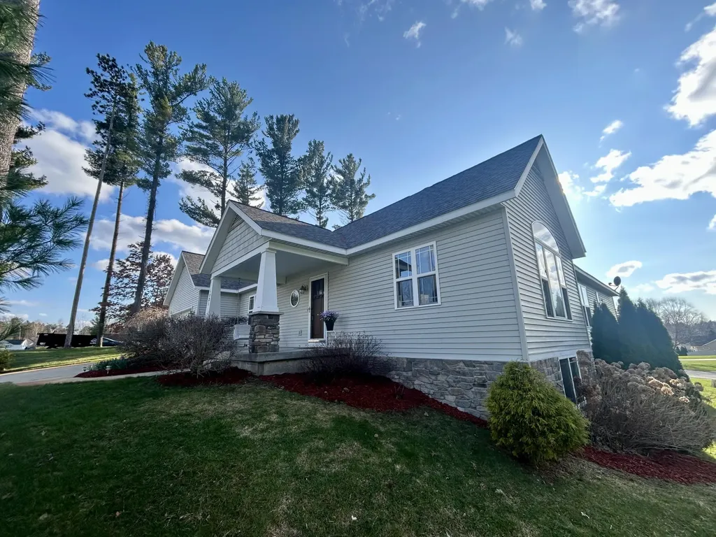 1921 Pineridge Drive Rutland Charter Township MI 49058