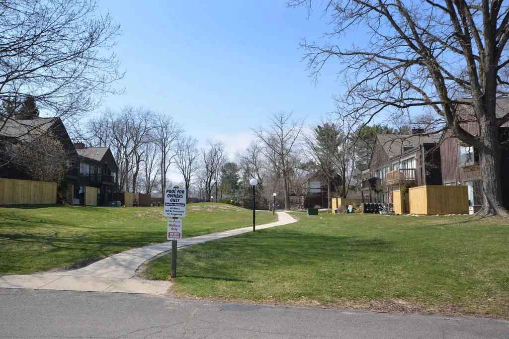 230 Falkirk Court Kalamazoo Charter Township MI 49006