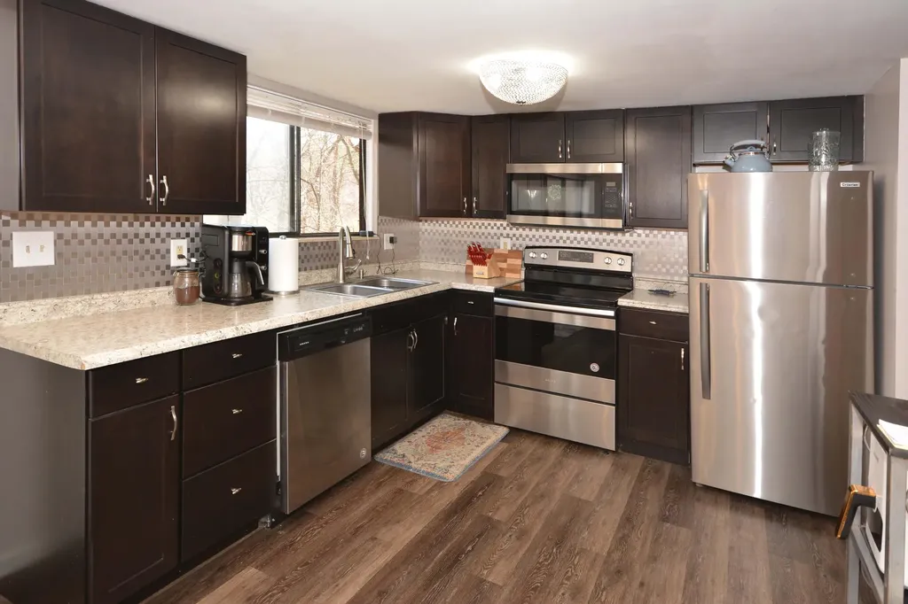 230 Falkirk Court Kalamazoo Charter Township MI 49006