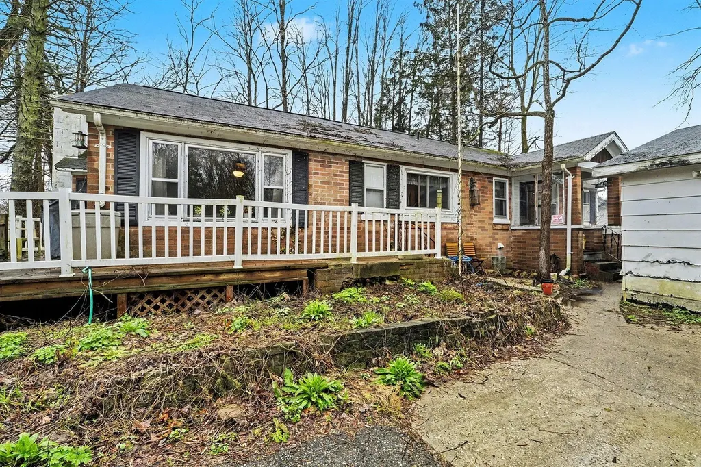 161 N Gardner Avenue Bedford Charter Township MI 49037