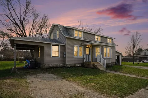 229 WEST Union Street Lawton Village MI 49065
