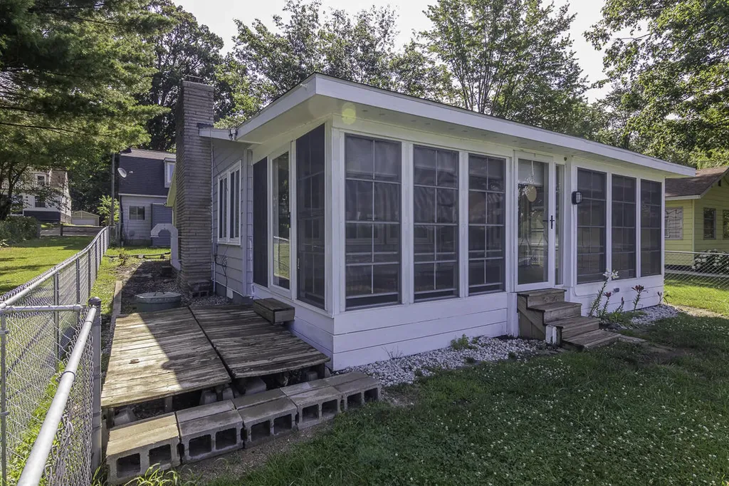 124 Peterson Drive Cheshire Township MI 49055