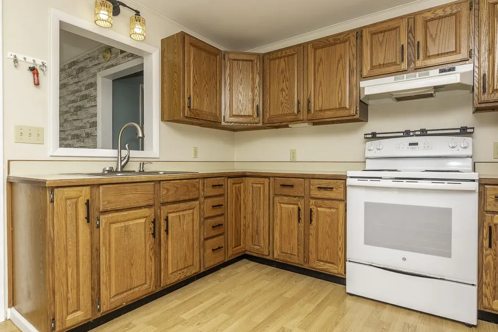 124 Peterson Drive Cheshire Township MI 49055