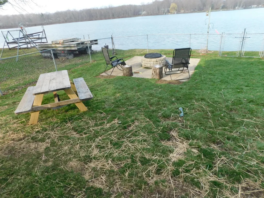 124 Peterson Drive Cheshire Township MI 49055